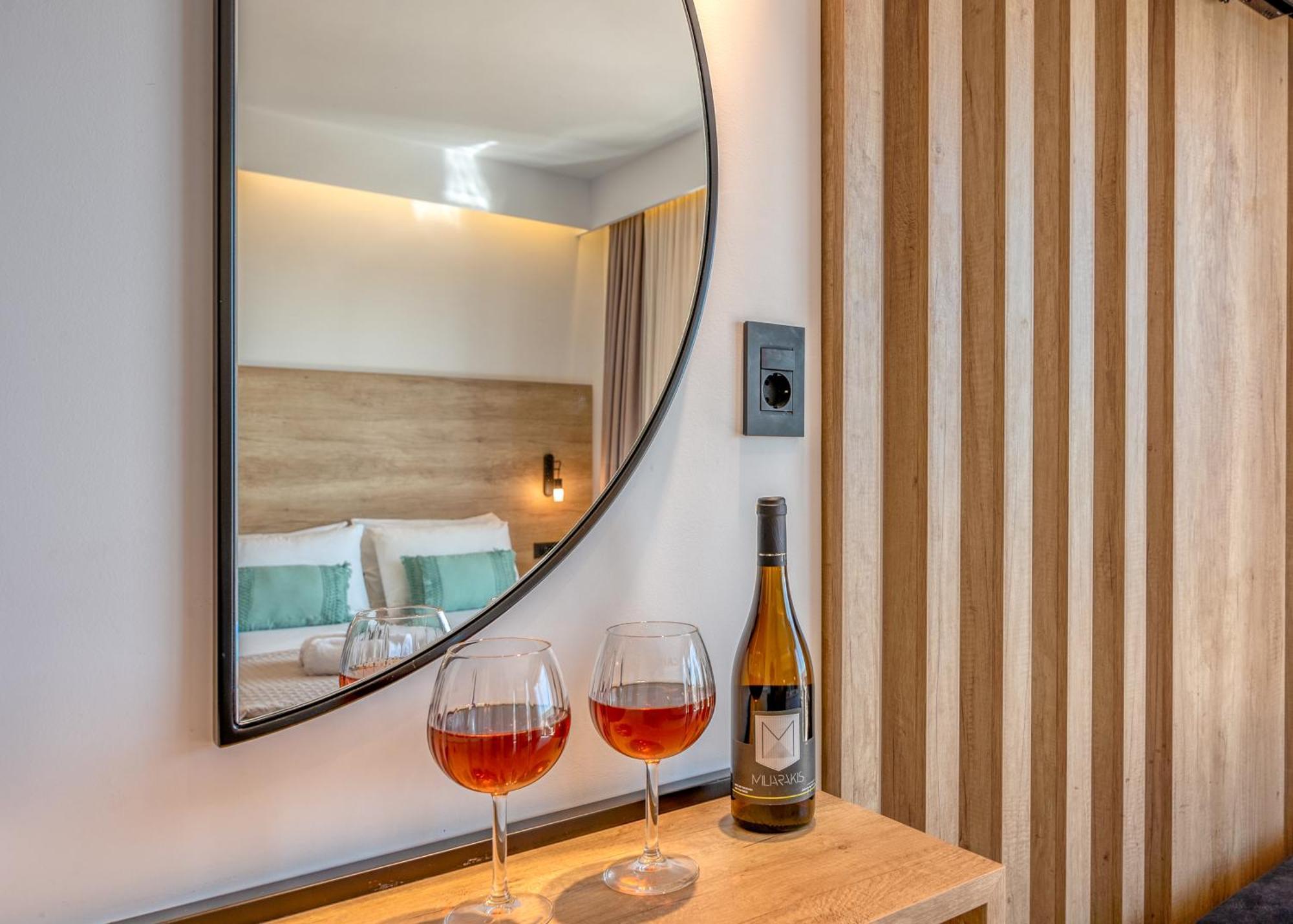 Xasteria Hotell Elafonisos Exteriör bild