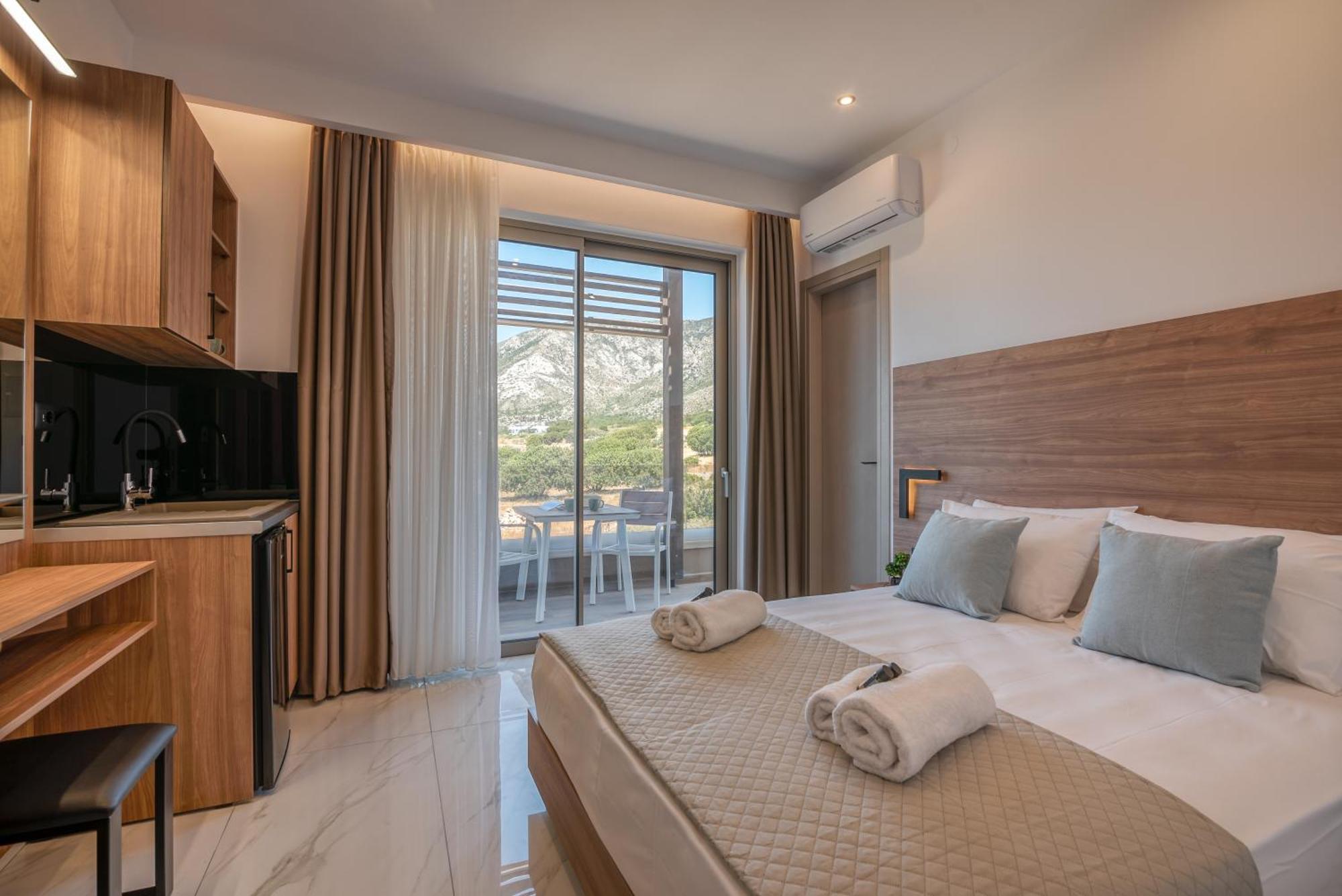 Xasteria Hotell Elafonisos Exteriör bild