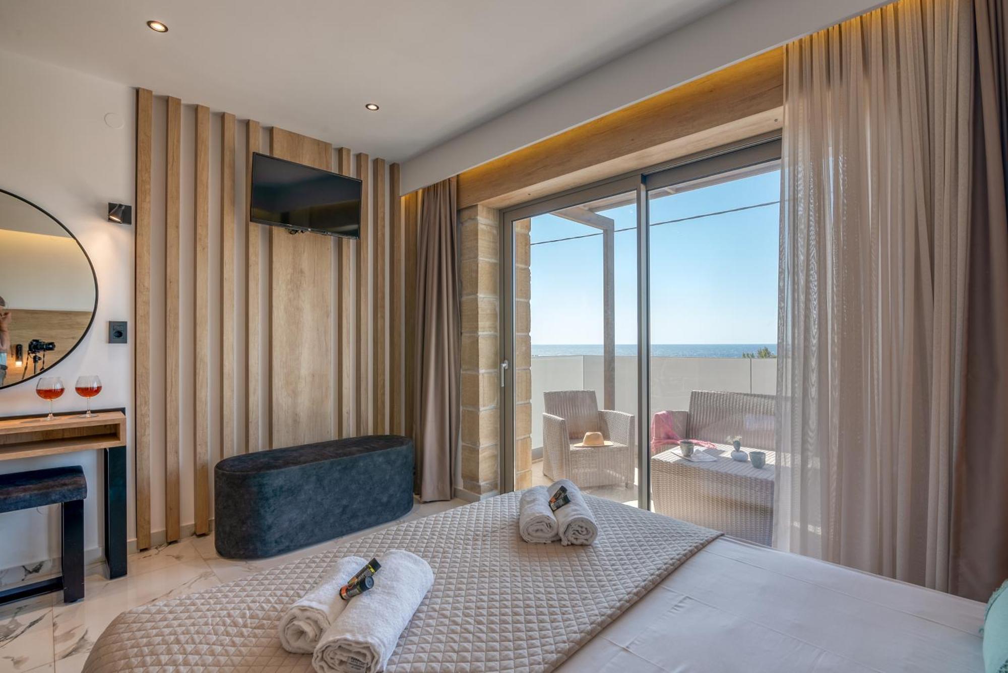 Xasteria Hotell Elafonisos Exteriör bild