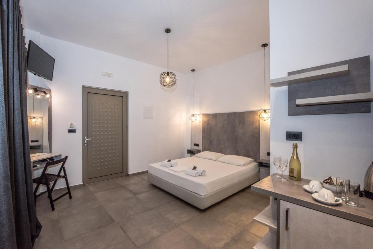 Xasteria Hotell Elafonisos Exteriör bild