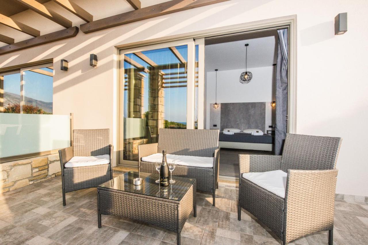 Xasteria Hotell Elafonisos Exteriör bild